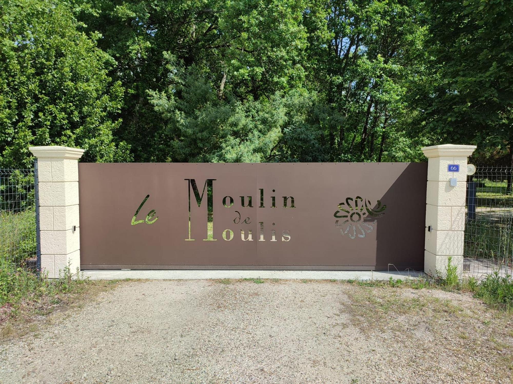 Chambre D'Hotes Le Moulin De Moulis מראה חיצוני תמונה
