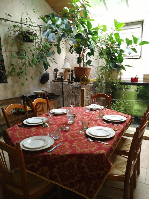 Chambre D'Hotes Le Moulin De Moulis מראה חיצוני תמונה