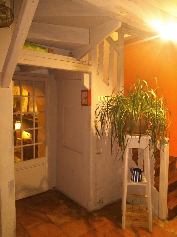 Chambre D'Hotes Le Moulin De Moulis מראה חיצוני תמונה